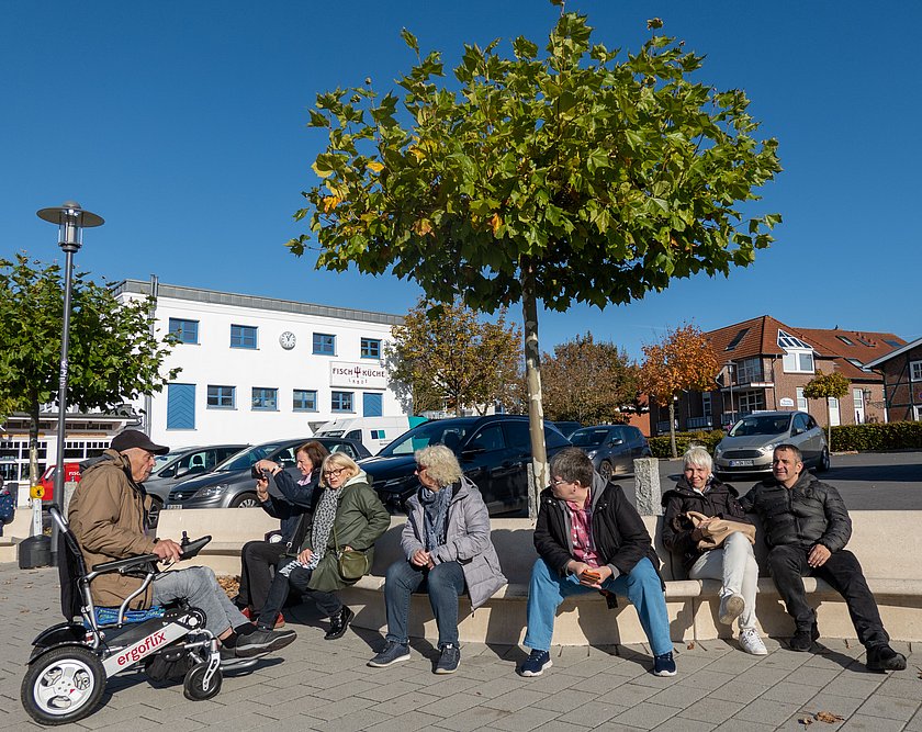 Austausch bei schönem Wetter in Laboe