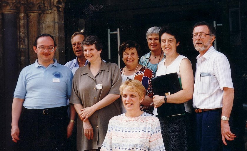 Christiane Lohkamp (3. v. rechts.) im Kreis des Vorstands der IHA